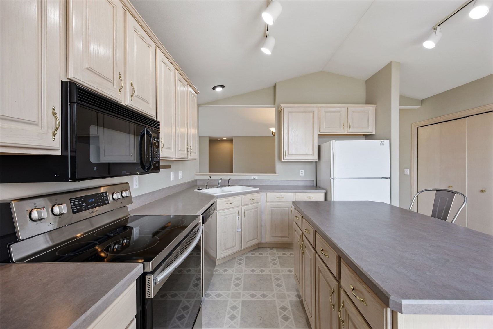 4960 Lucore Road Marion IA 52302
