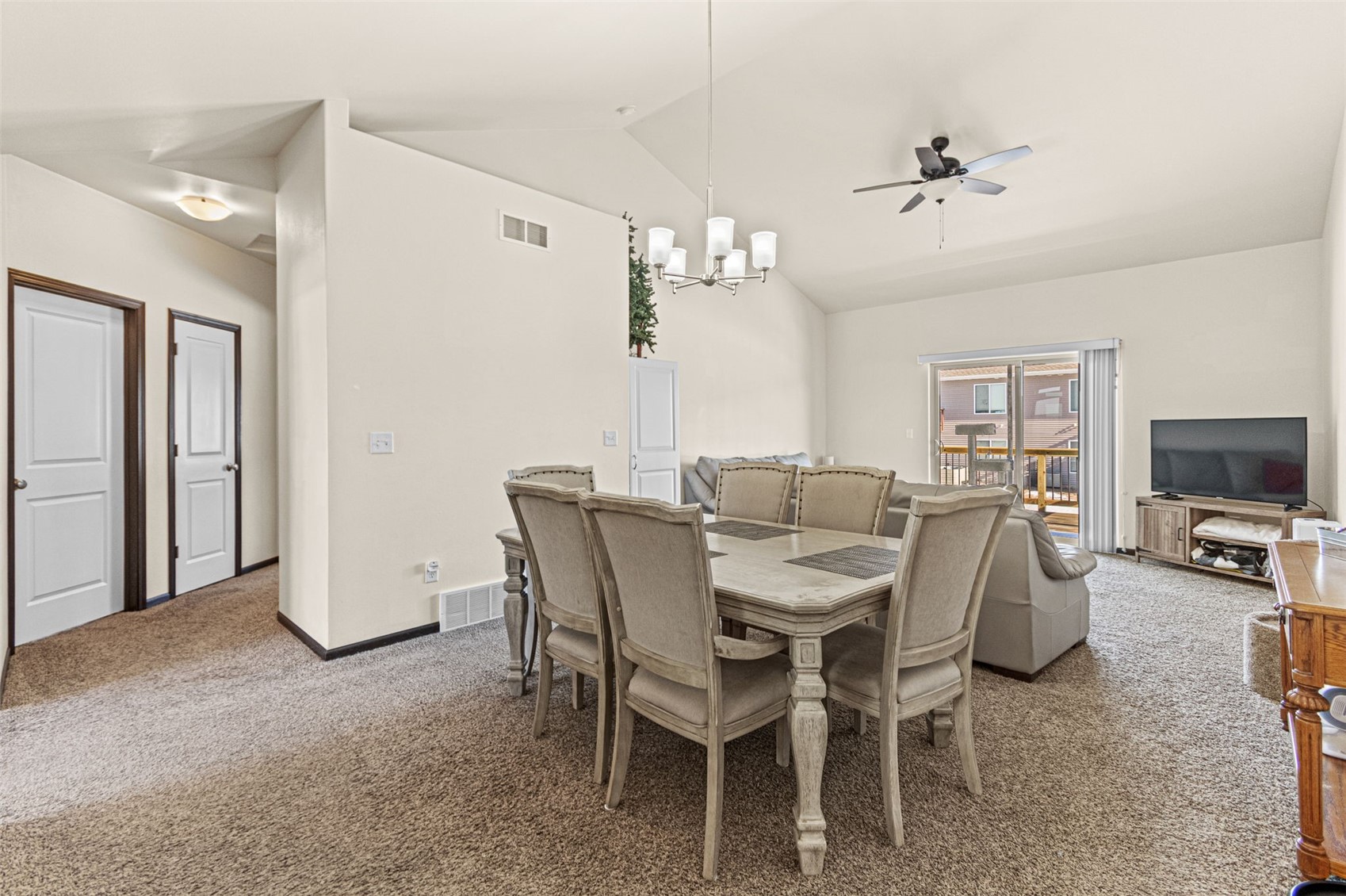 218 Prairie Rose Lane Solon IA 52333