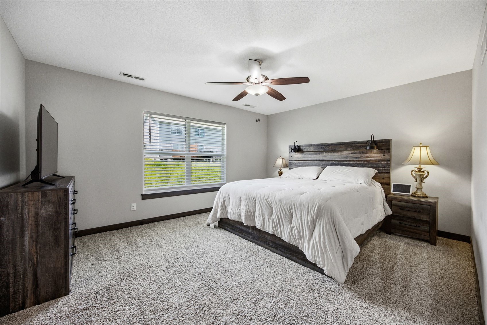 3509 Pioneer Avenue SE Cedar Rapids IA 52403