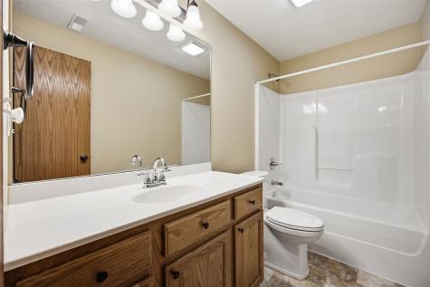 3645 Stoney Point Road SW Cedar Rapids IA 52404