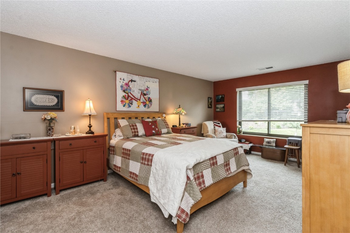 2135 1st Avenue SE Cedar Rapids IA 52402