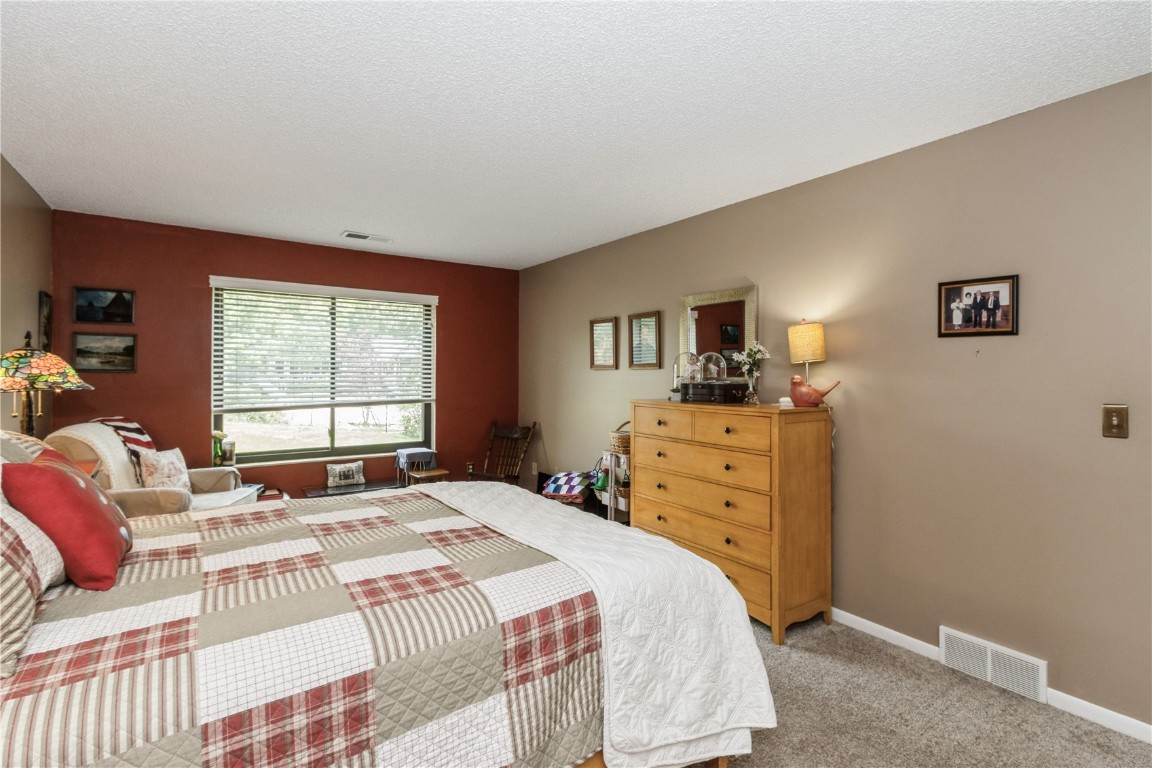 2135 1st Avenue SE Cedar Rapids IA 52402