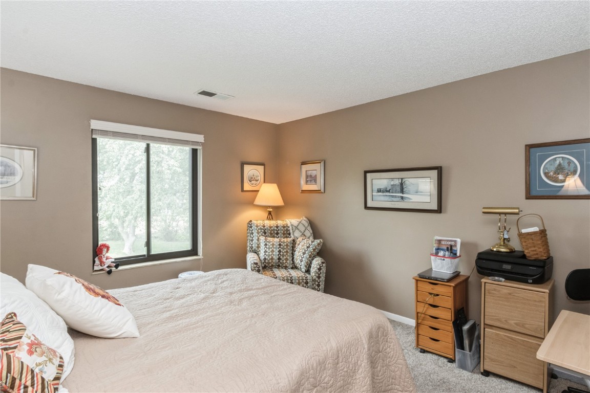 2135 1st Avenue SE Cedar Rapids IA 52402