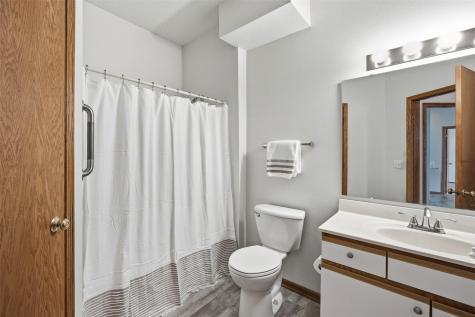 250 Cimarron Drive Hiawatha IA 52233