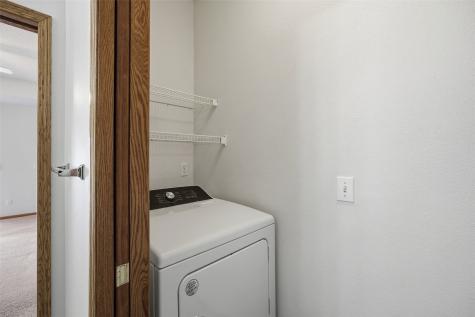 250 Cimarron Drive Hiawatha IA 52233
