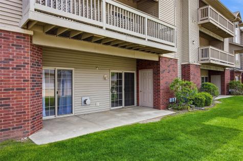 250 Cimarron Drive Hiawatha IA 52233