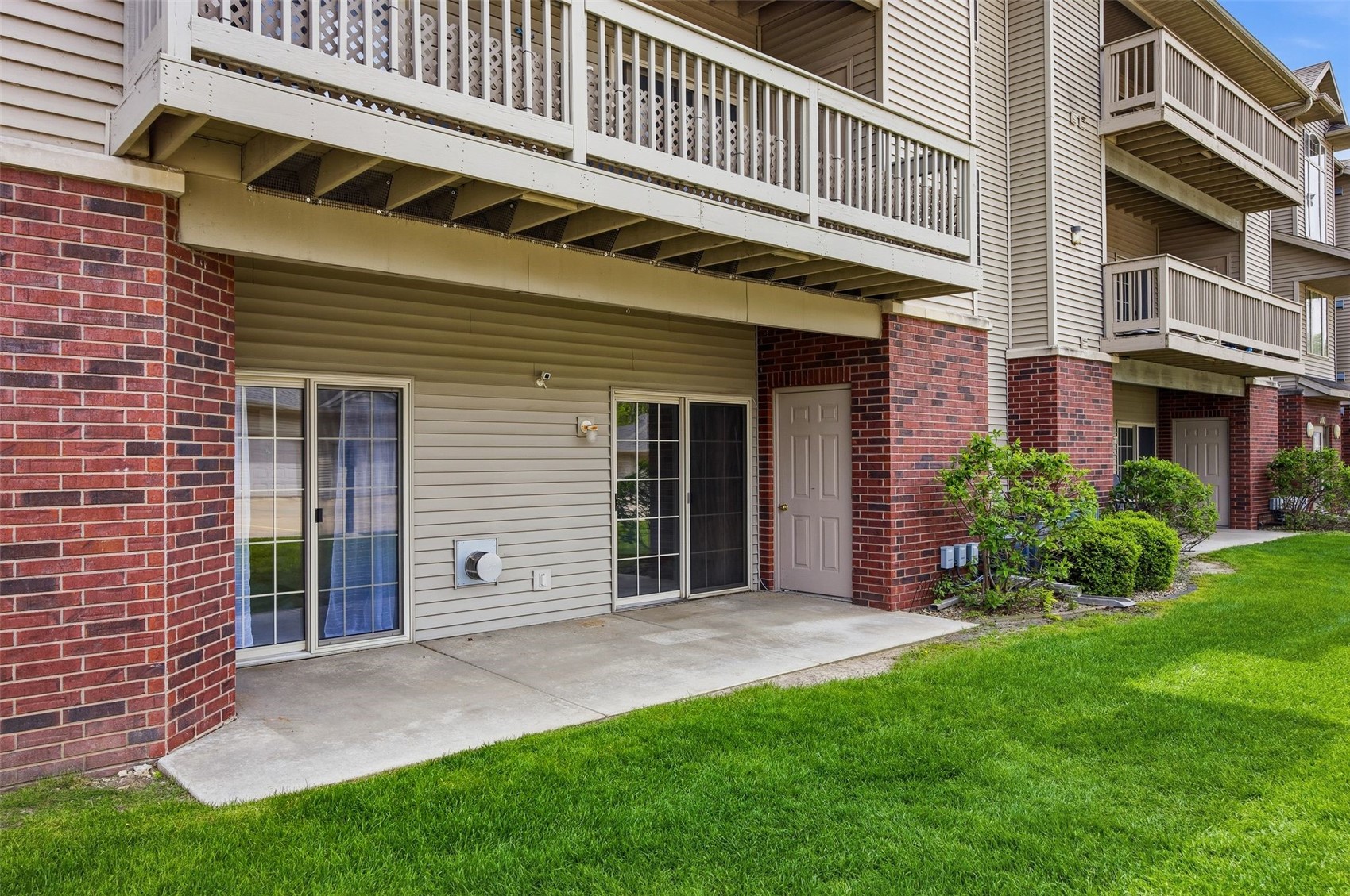 250 Cimarron Drive Hiawatha IA 52233