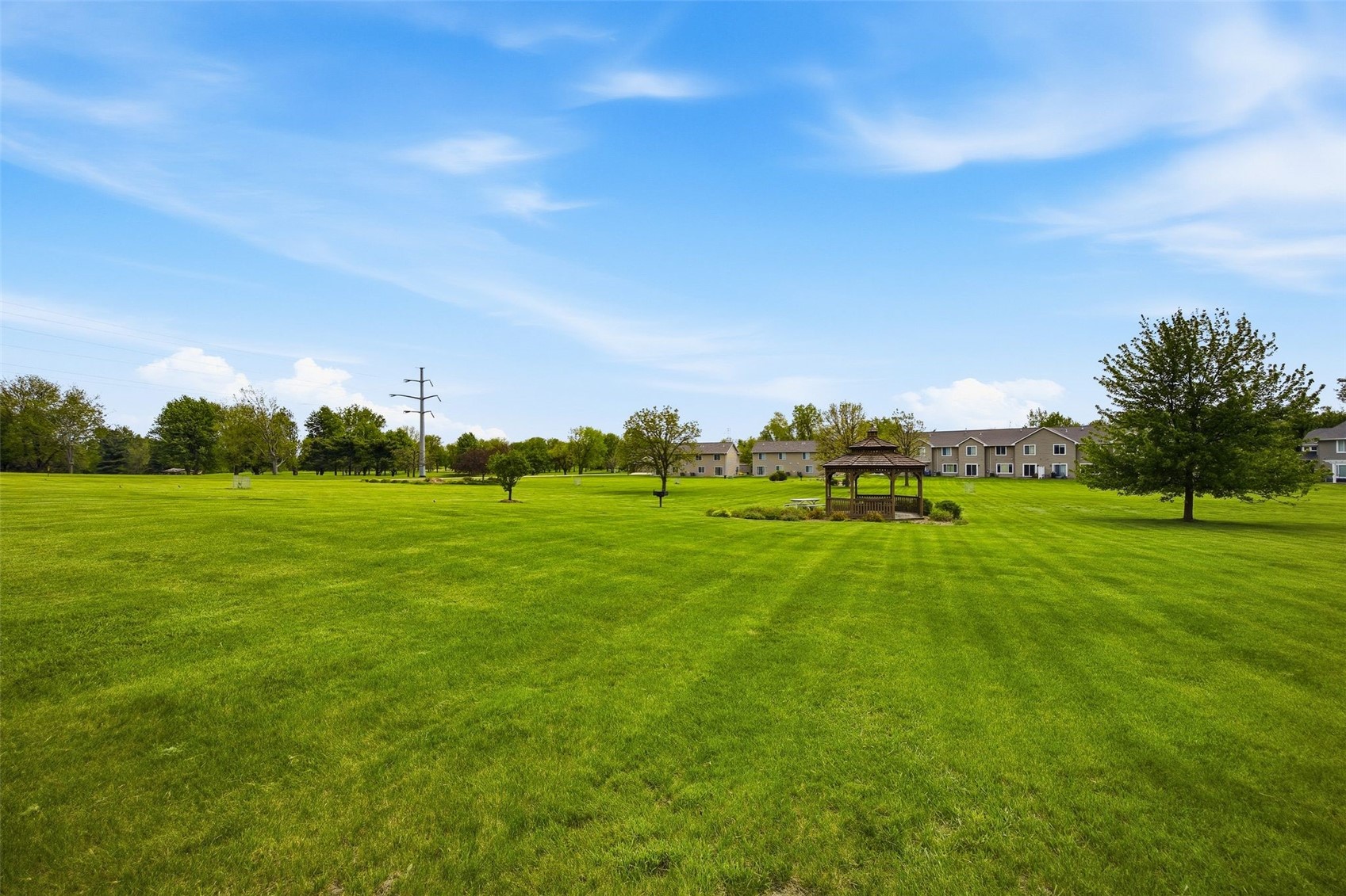 250 Cimarron Drive Hiawatha IA 52233