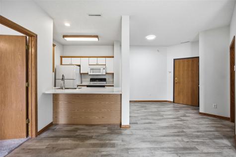 250 Cimarron Drive Hiawatha IA 52233