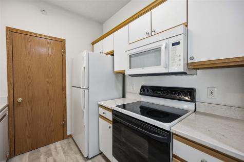 250 Cimarron Drive Hiawatha IA 52233