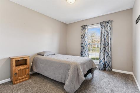 3915 Lexington Drive NE Cedar Rapids IA 52402