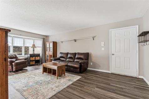 3915 Lexington Drive NE Cedar Rapids IA 52402