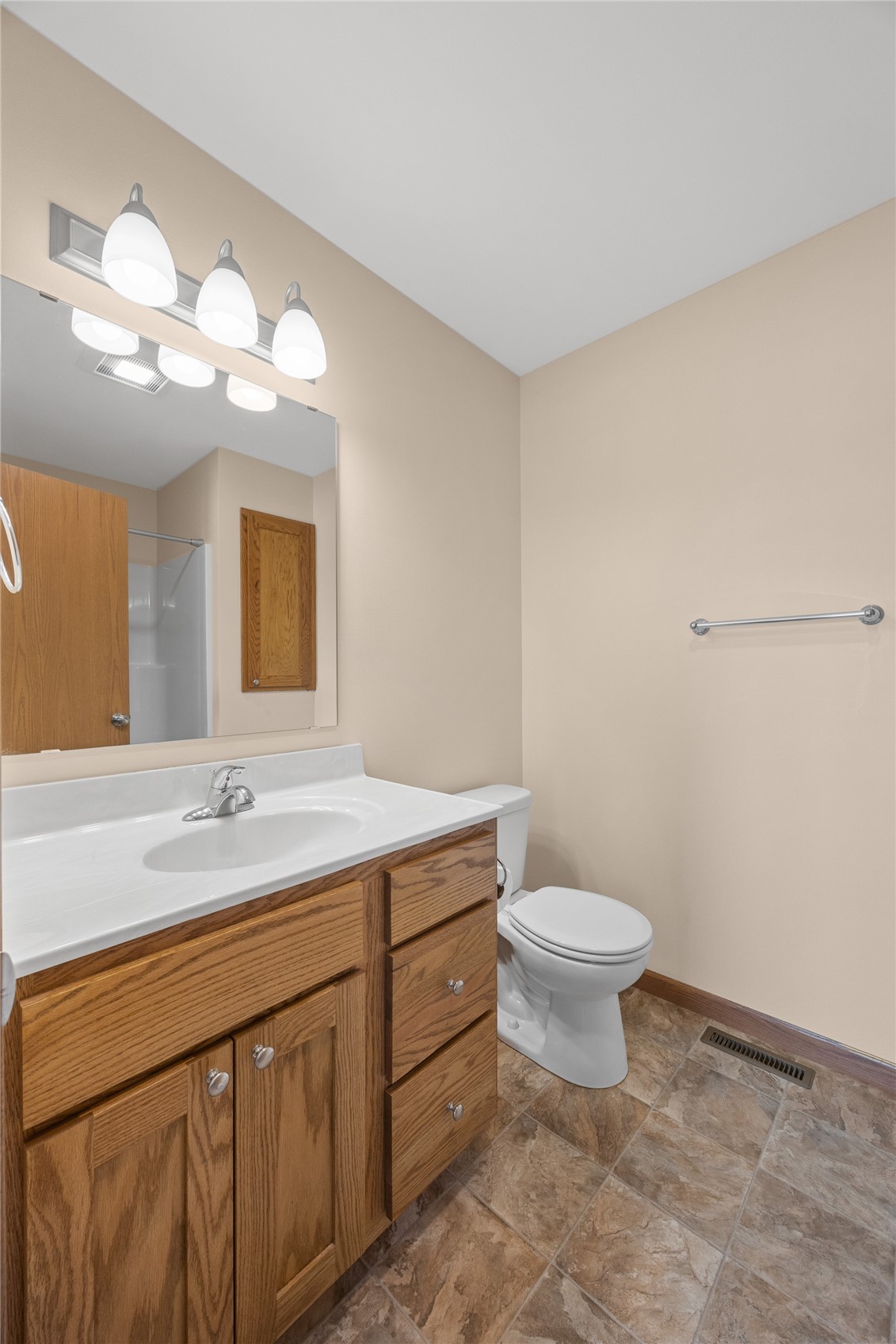 552 Meadow Oak Circle Fairfax IA 52228