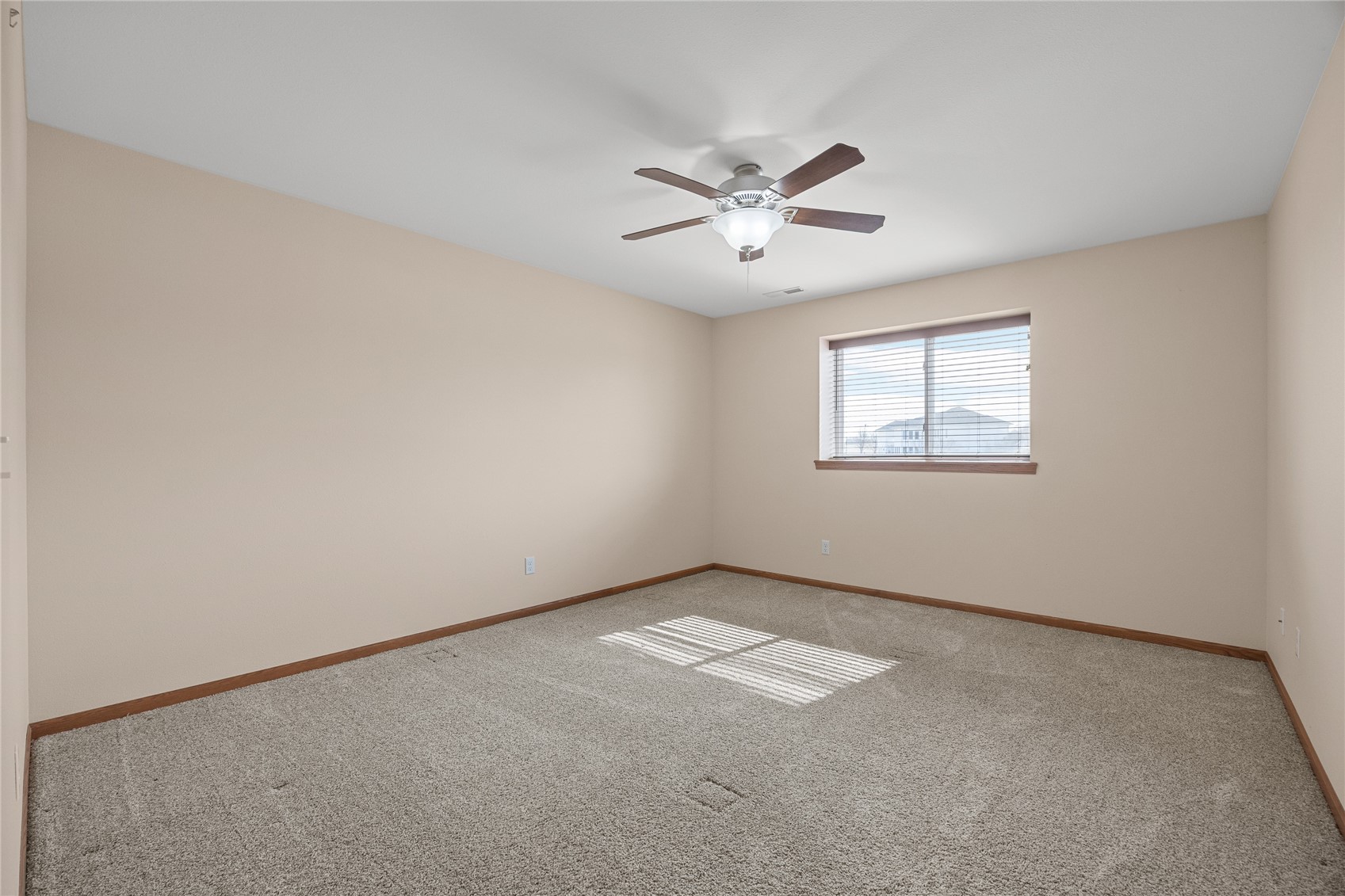 552 Meadow Oak Circle Fairfax IA 52228