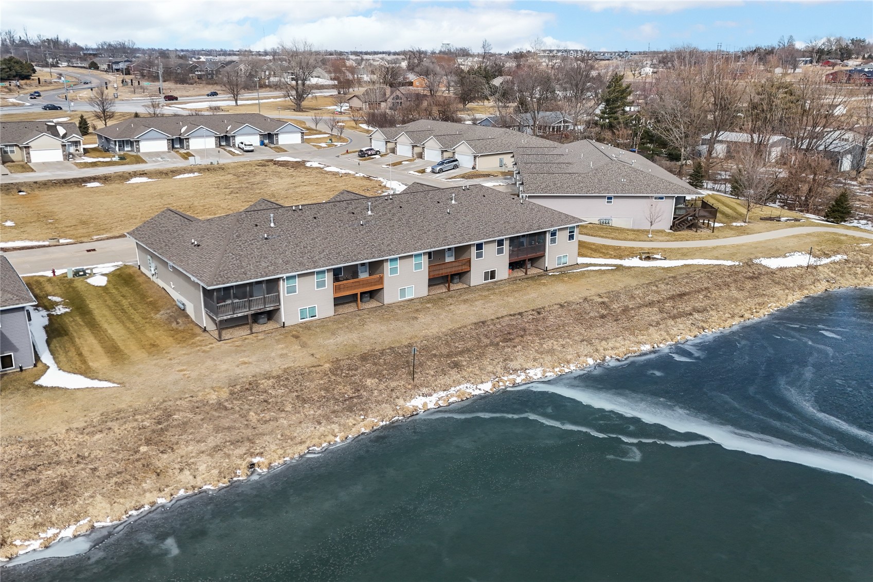 552 Meadow Oak Circle Fairfax IA 52228
