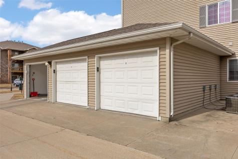 2824 Triple Crown Lane Iowa City IA 52240