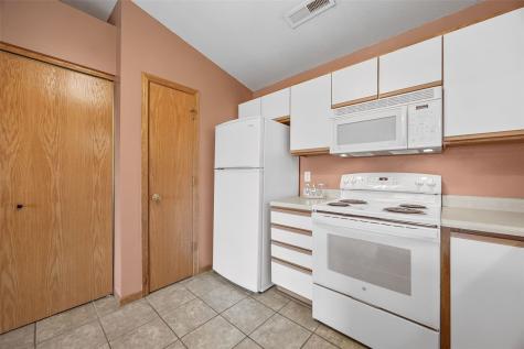 2824 Triple Crown Lane Iowa City IA 52240