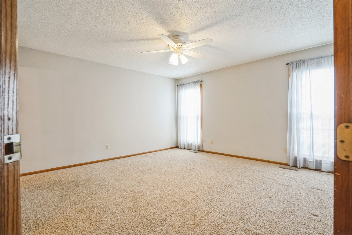 4131 Blue Jay Drive NE Cedar Rapids IA 52402
