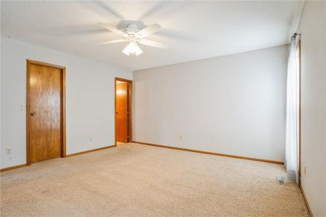 4131 Blue Jay Drive NE Cedar Rapids IA 52402