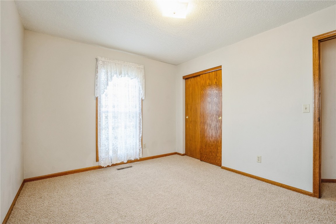 4131 Blue Jay Drive NE Cedar Rapids IA 52402