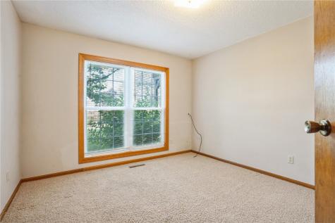4131 Blue Jay Drive NE Cedar Rapids IA 52402