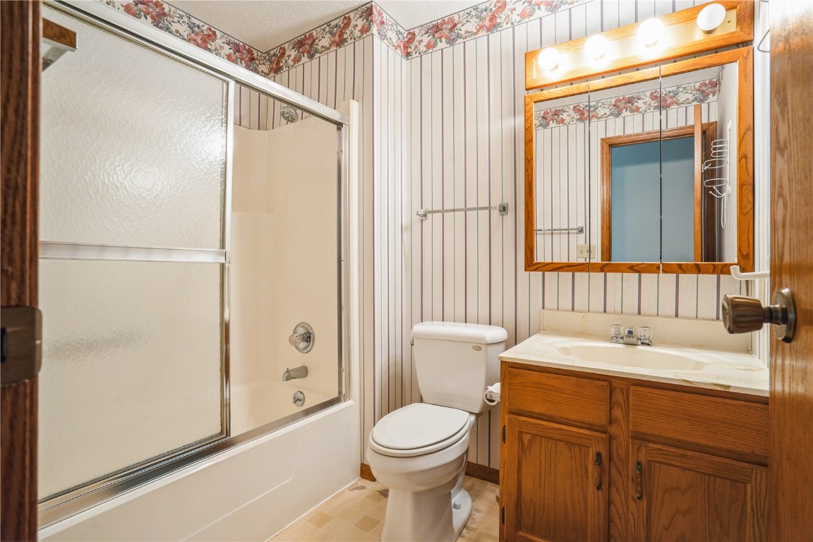 4131 Blue Jay Drive NE Cedar Rapids IA 52402