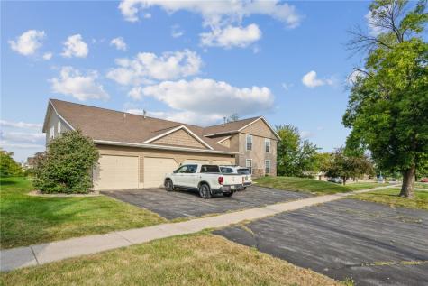 4131 Blue Jay Drive NE Cedar Rapids IA 52402