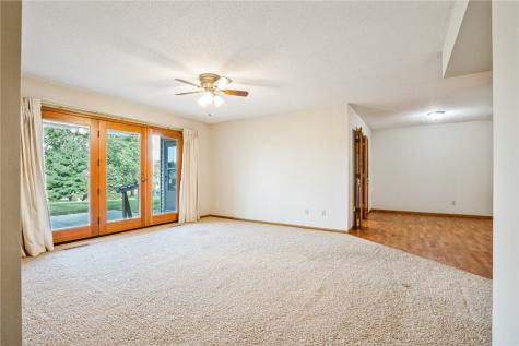 4131 Blue Jay Drive NE Cedar Rapids IA 52402