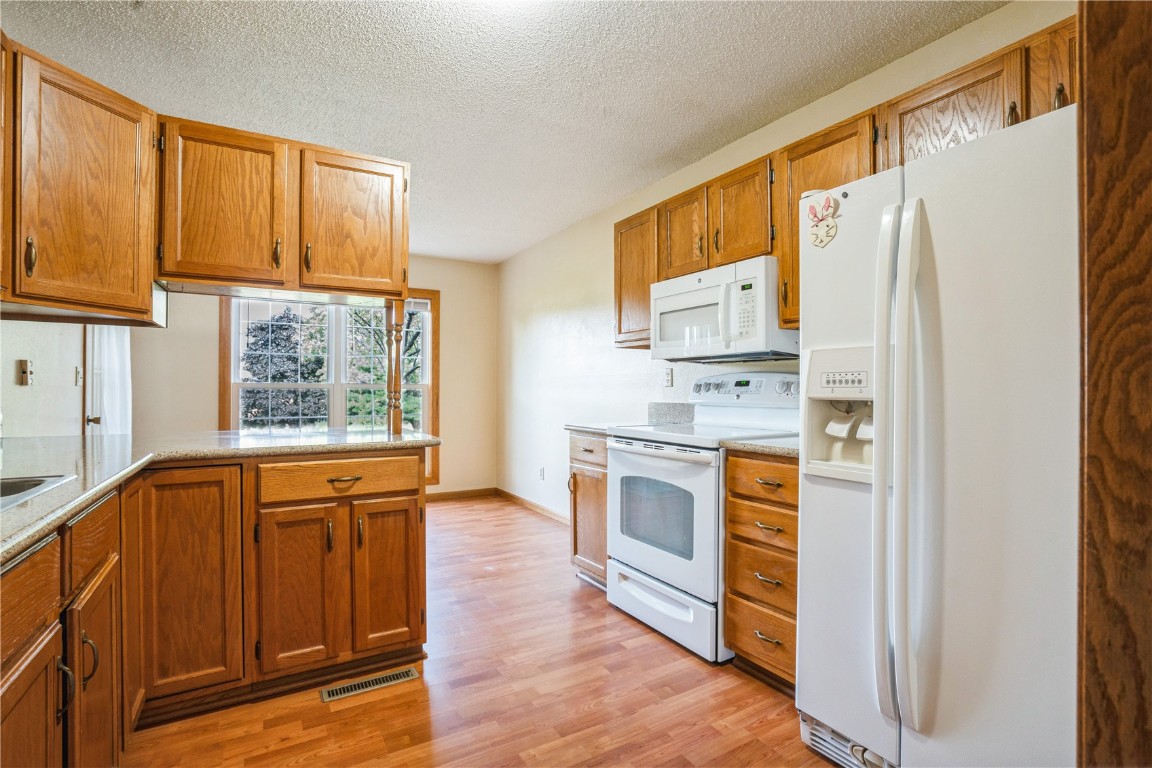 4131 Blue Jay Drive NE Cedar Rapids IA 52402