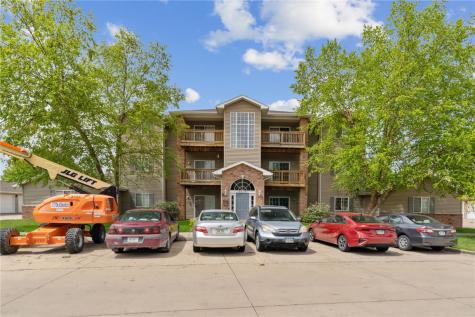 2825 Triple Crown Lane Iowa City IA 52240