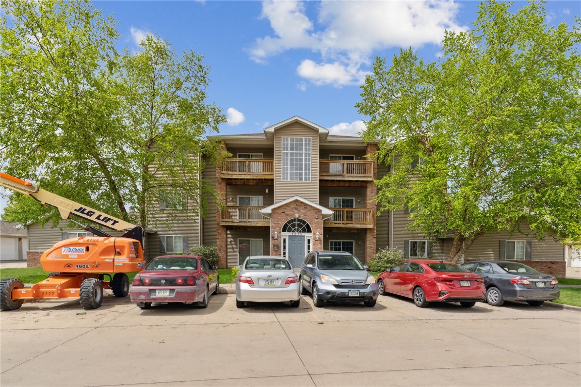 2825 Triple Crown Lane Iowa City IA 52240