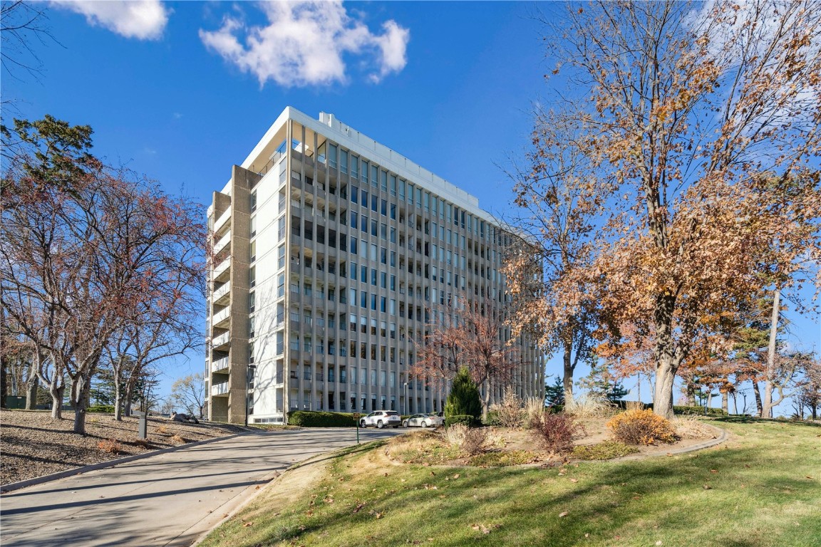 2222 1st Avenue NE Cedar Rapids IA 52402