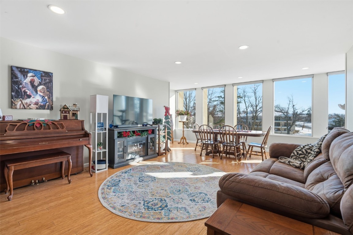 2222 1st Avenue NE Cedar Rapids IA 52402
