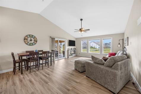 469 Chamber Drive Anamosa IA 52205