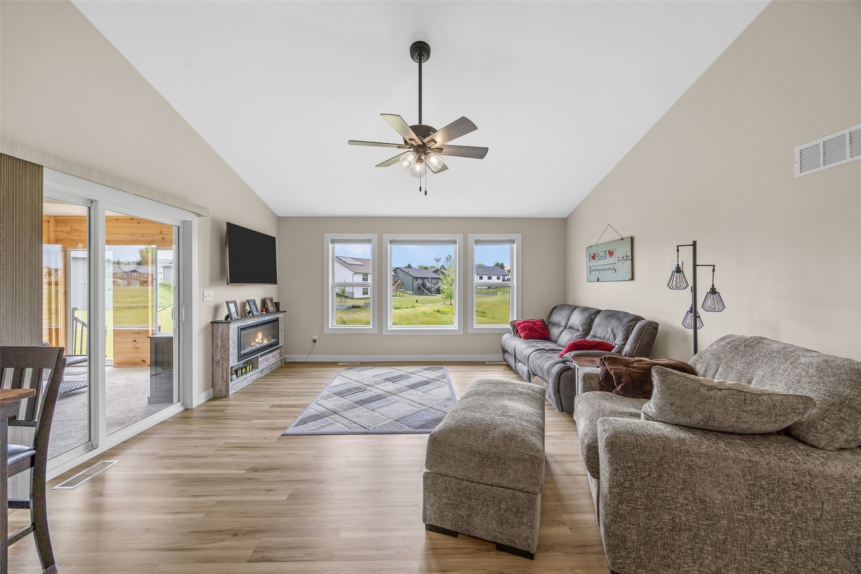 469 Chamber Drive Anamosa IA 52205