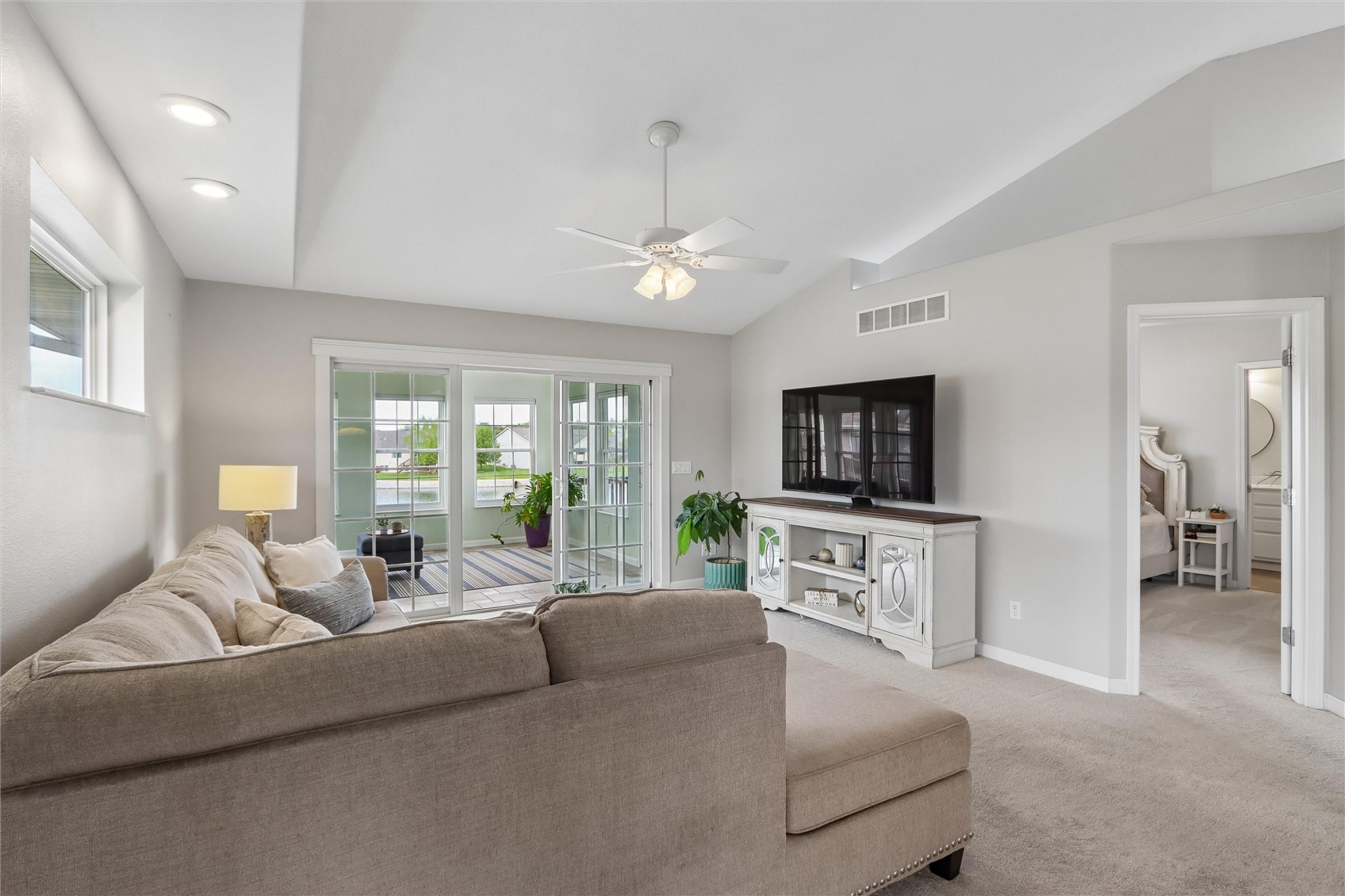 4103 Lakeview SW Cedar Rapids IA 52404