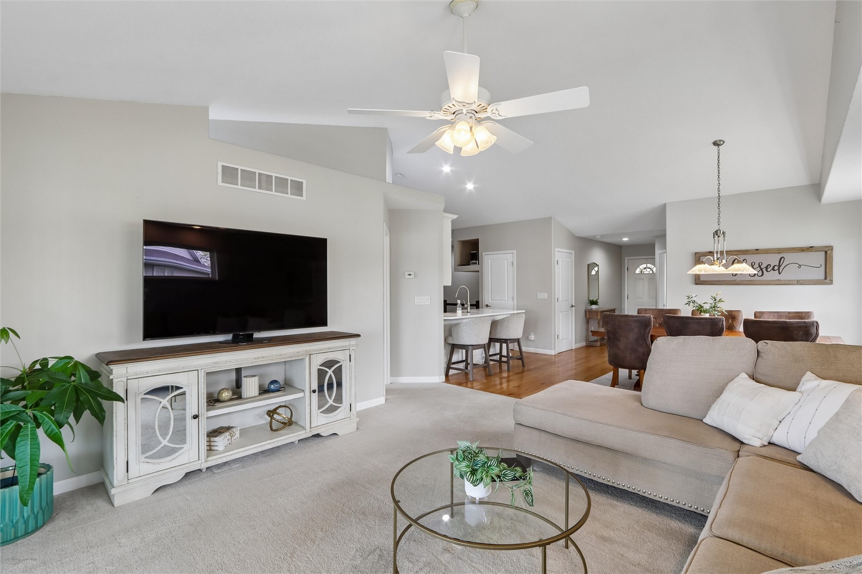 4103 Lakeview SW Cedar Rapids IA 52404