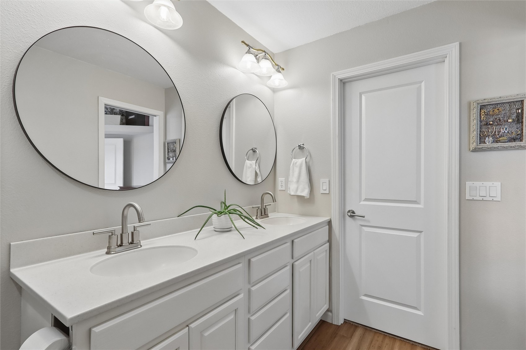 4103 Lakeview SW Cedar Rapids IA 52404