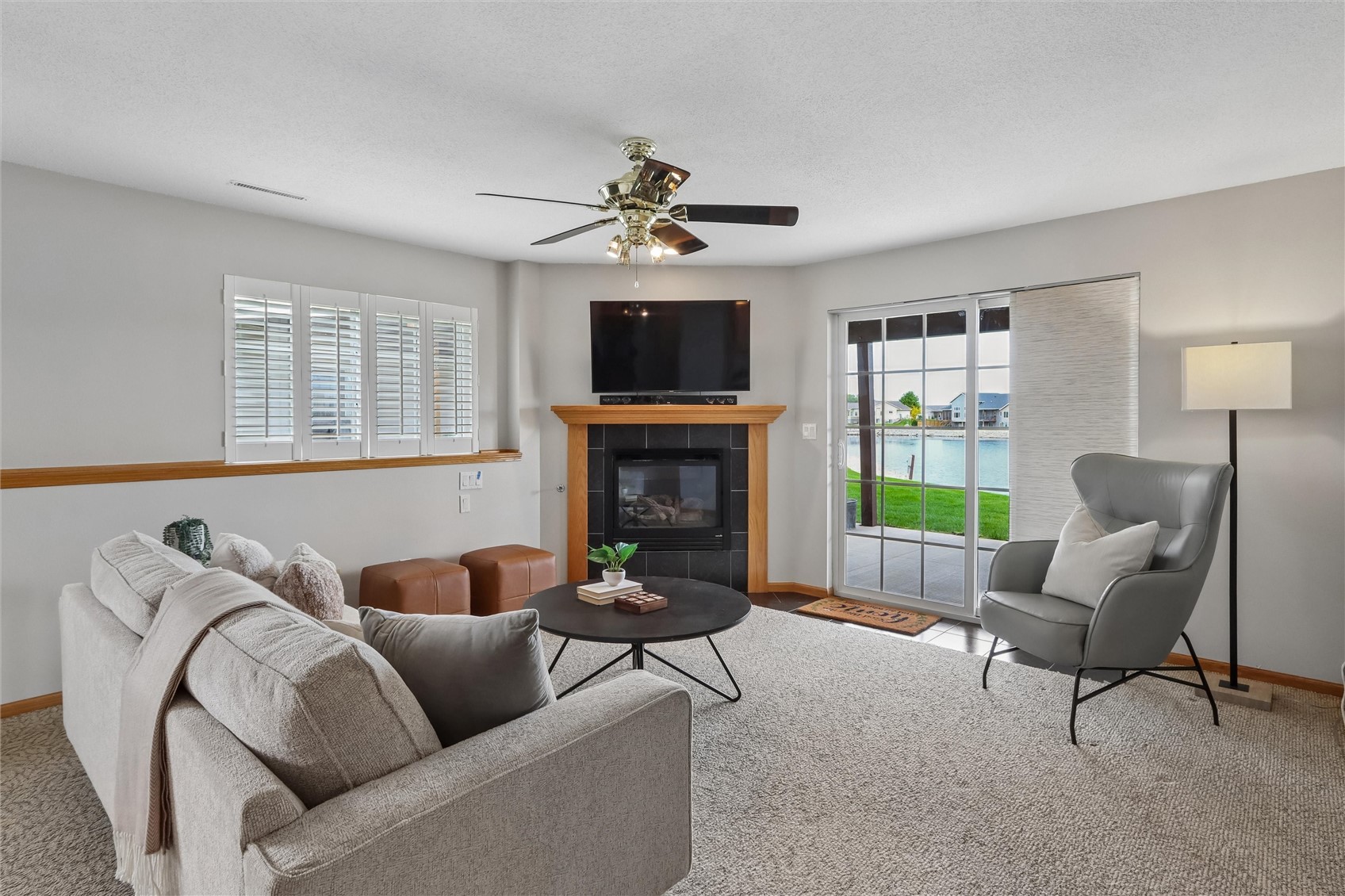 4103 Lakeview SW Cedar Rapids IA 52404