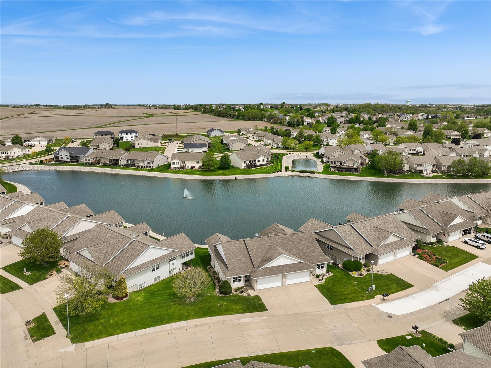 4103 Lakeview SW Cedar Rapids IA 52404