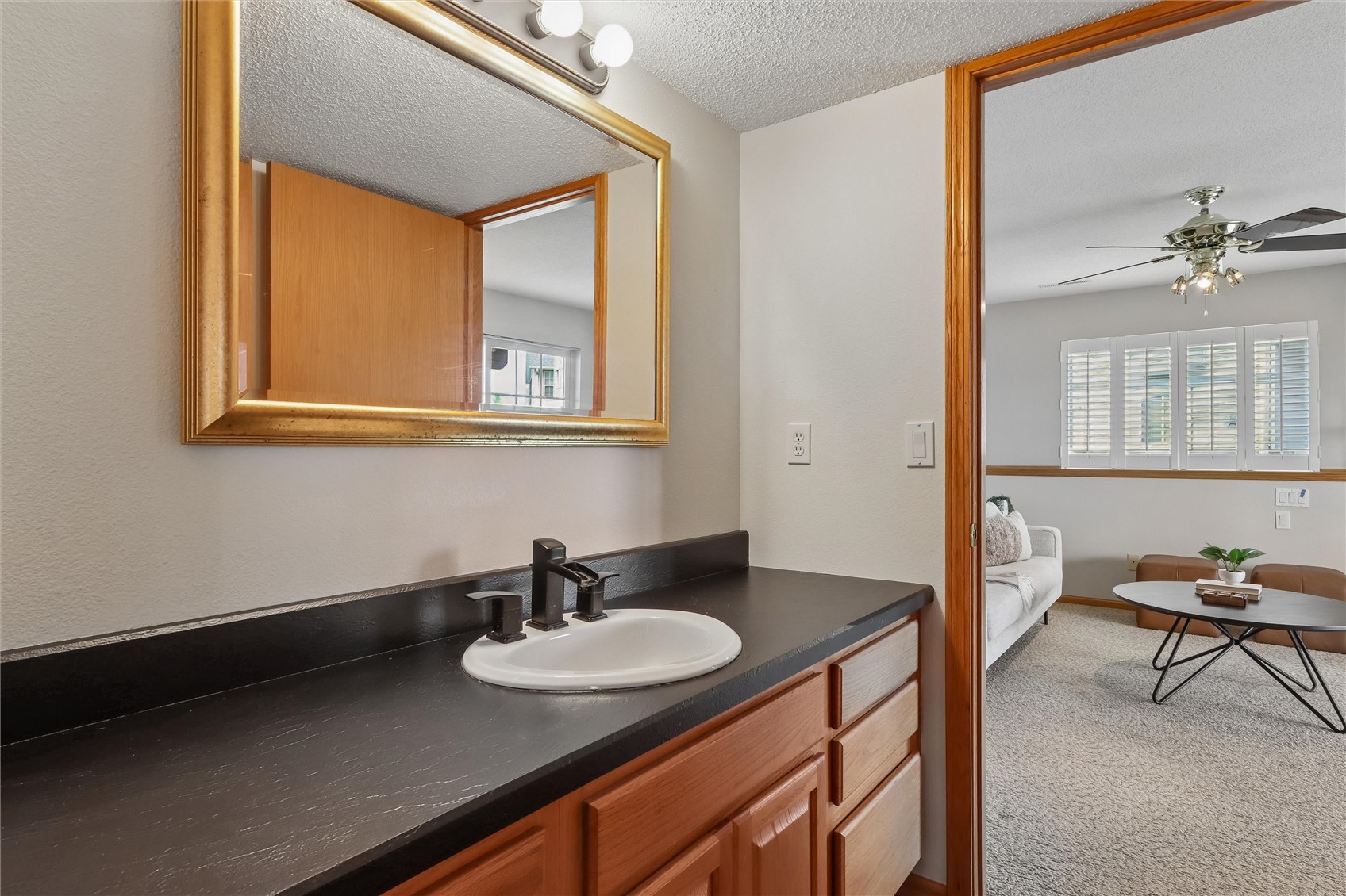 4103 Lakeview SW Cedar Rapids IA 52404