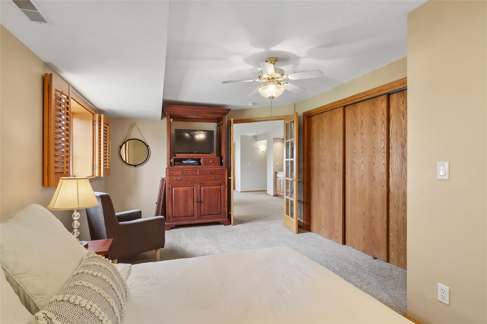4103 Lakeview SW Cedar Rapids IA 52404