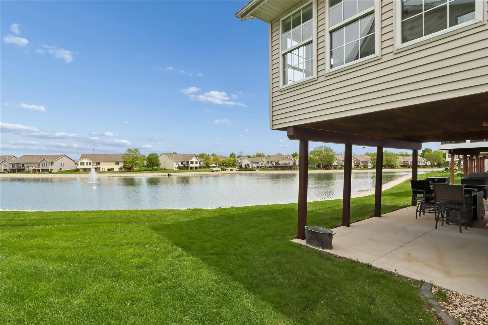 4103 Lakeview SW Cedar Rapids IA 52404
