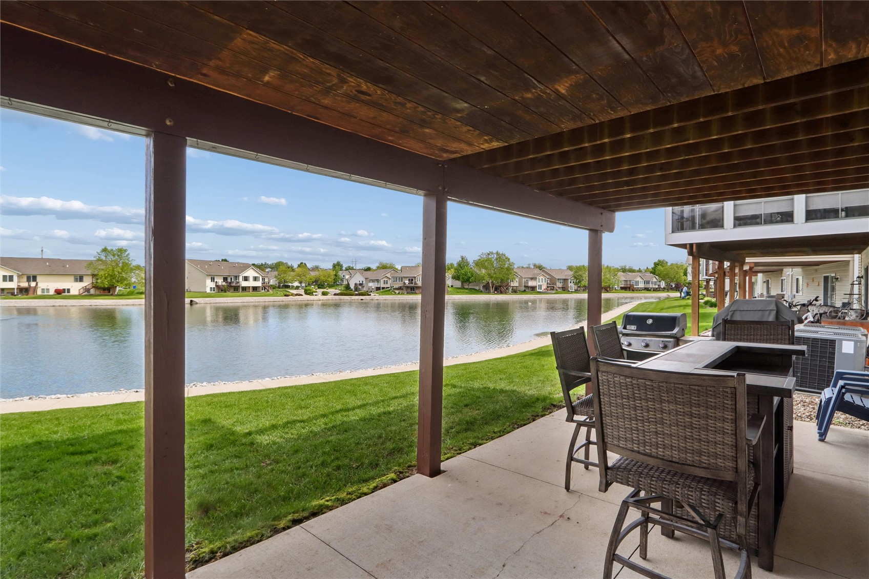 4103 Lakeview SW Cedar Rapids IA 52404
