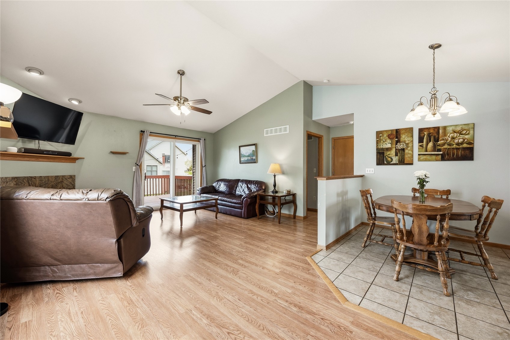 40 Shannon Drive North Liberty IA 52317