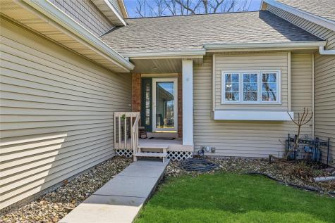 3315 Riverpointe Circle NE Cedar Rapids IA 52411