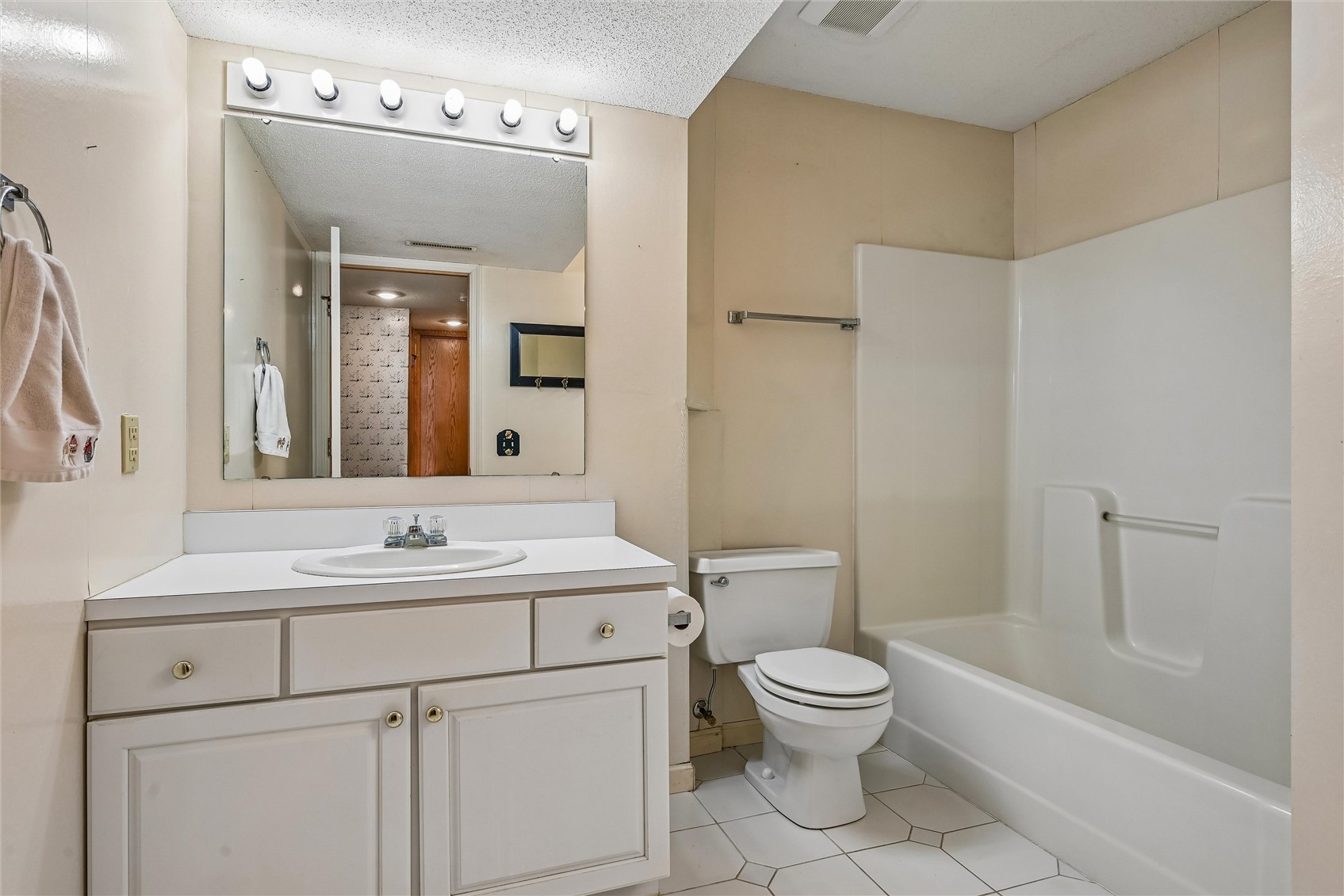 3315 Riverpointe Circle NE Cedar Rapids IA 52411