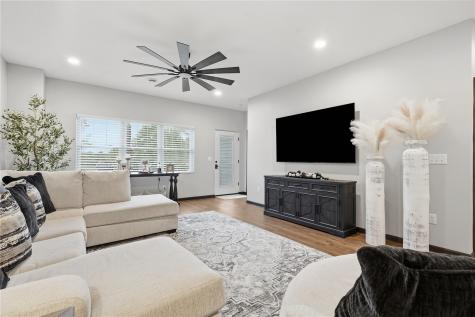 2086 Three Elms Park Road Independence IA 50644