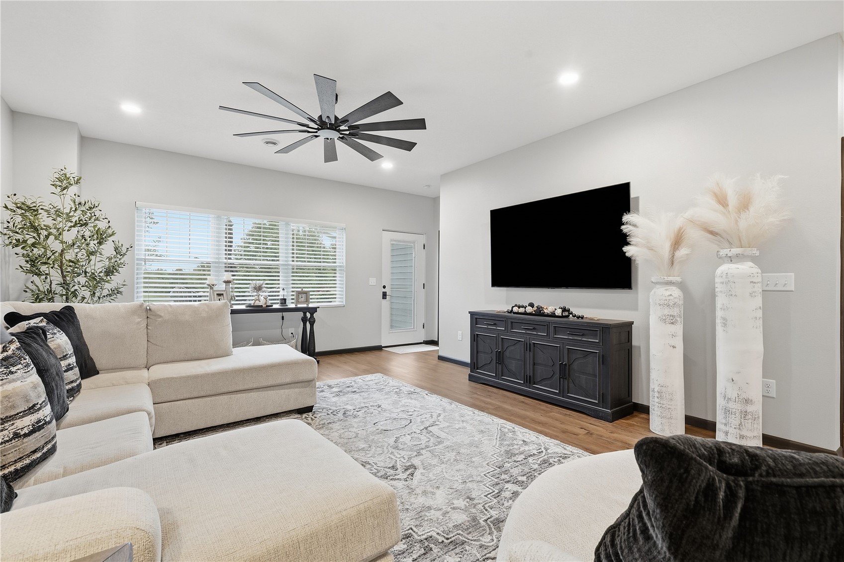 2086 Three Elms Park Road Independence IA 50644