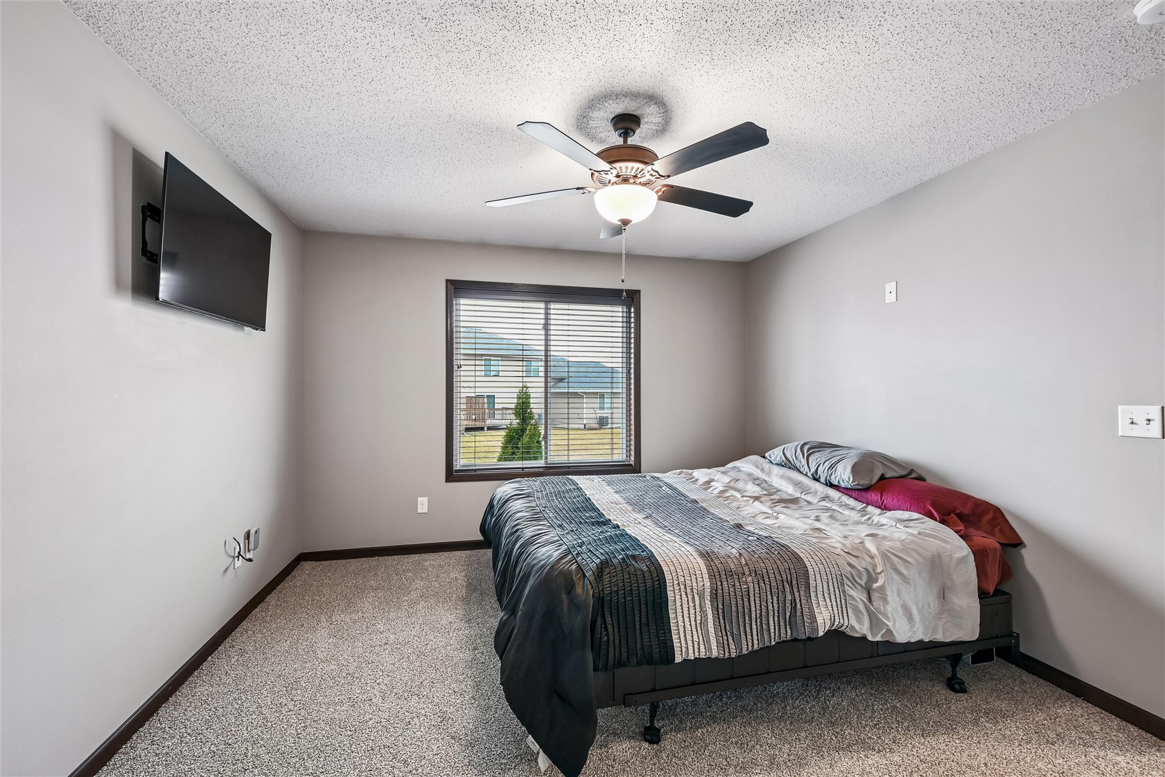 953 Acacia Drive NE Cedar Rapids IA 52402